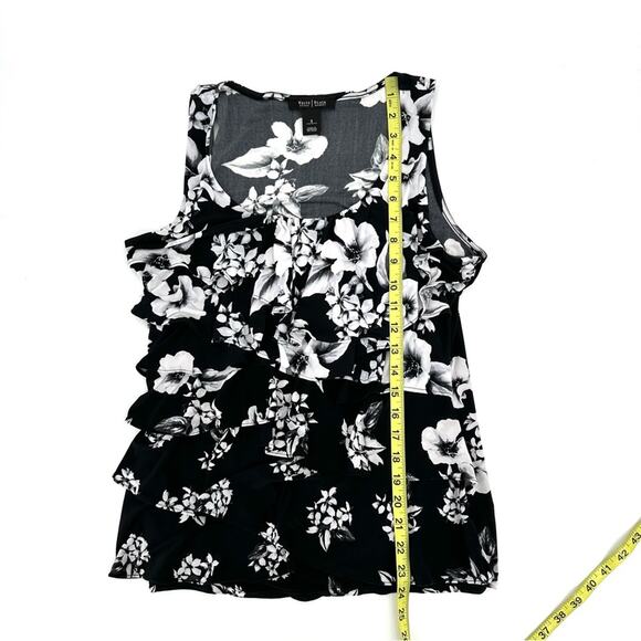 WHBM tiered floral print shell in black white Size S - Picture 5 of 6
